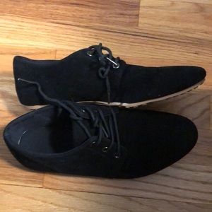 Men’s black 8.5 shoes